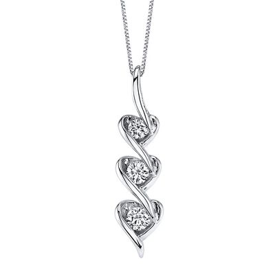 Diamond Heart Pendant Necklace in 10K Yellow Gold (1/5 ct. tw.) 