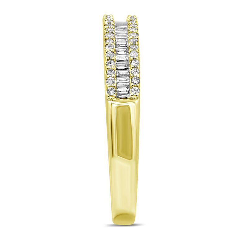 Baguette &amp; Pave Diamond Wedding Band in 10K Yellow Gold &#40;1/4 ct. tw.&#41;