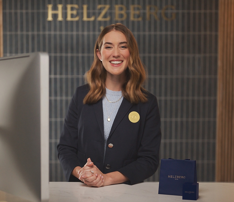 A Helzberg associate ready to answer your questions.